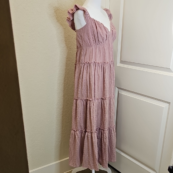 Le Lis Collection Blush Pink Flutter Sleeve Tiered Midi Dress Sz M - Picture 4 of 10